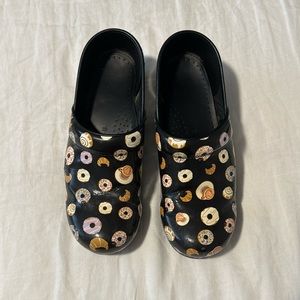 Dansko “Sweet Treat” Patent Clogs 39